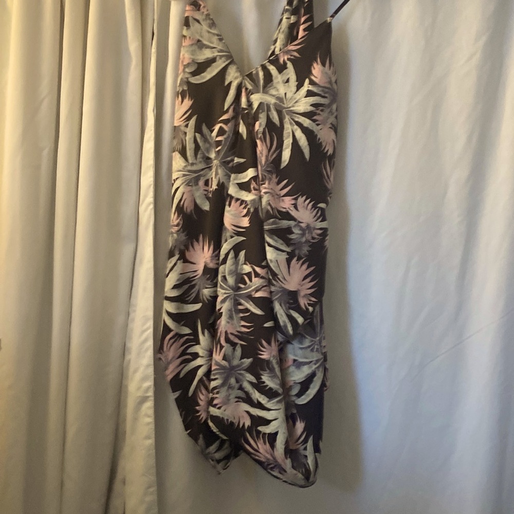 New with tags Vici palm tree dress